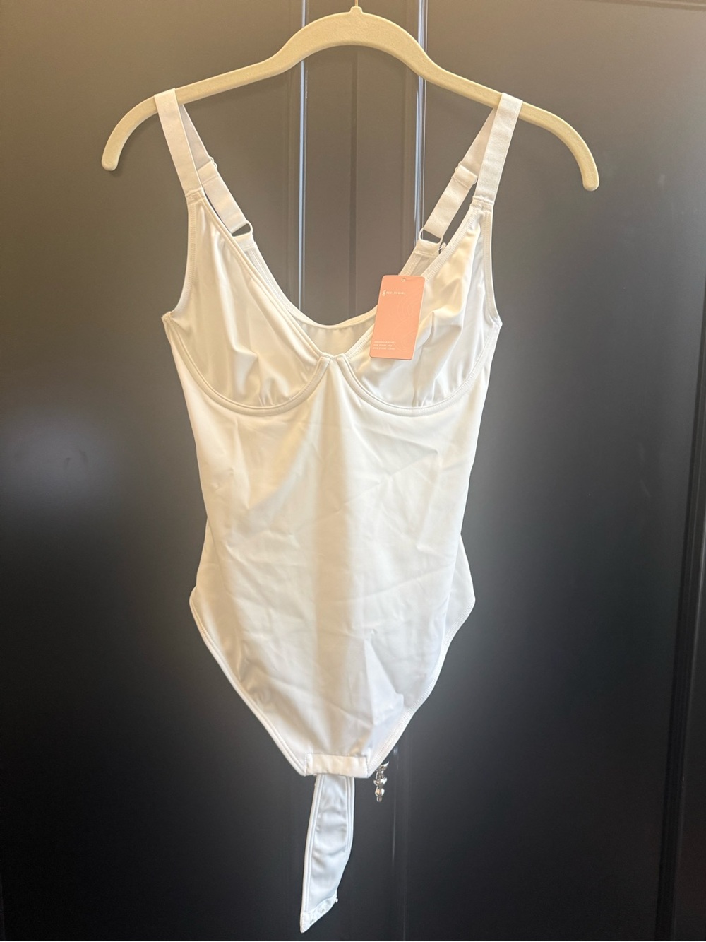 V-NECK TUMMY CONTROL SCULPT BODYSUIT